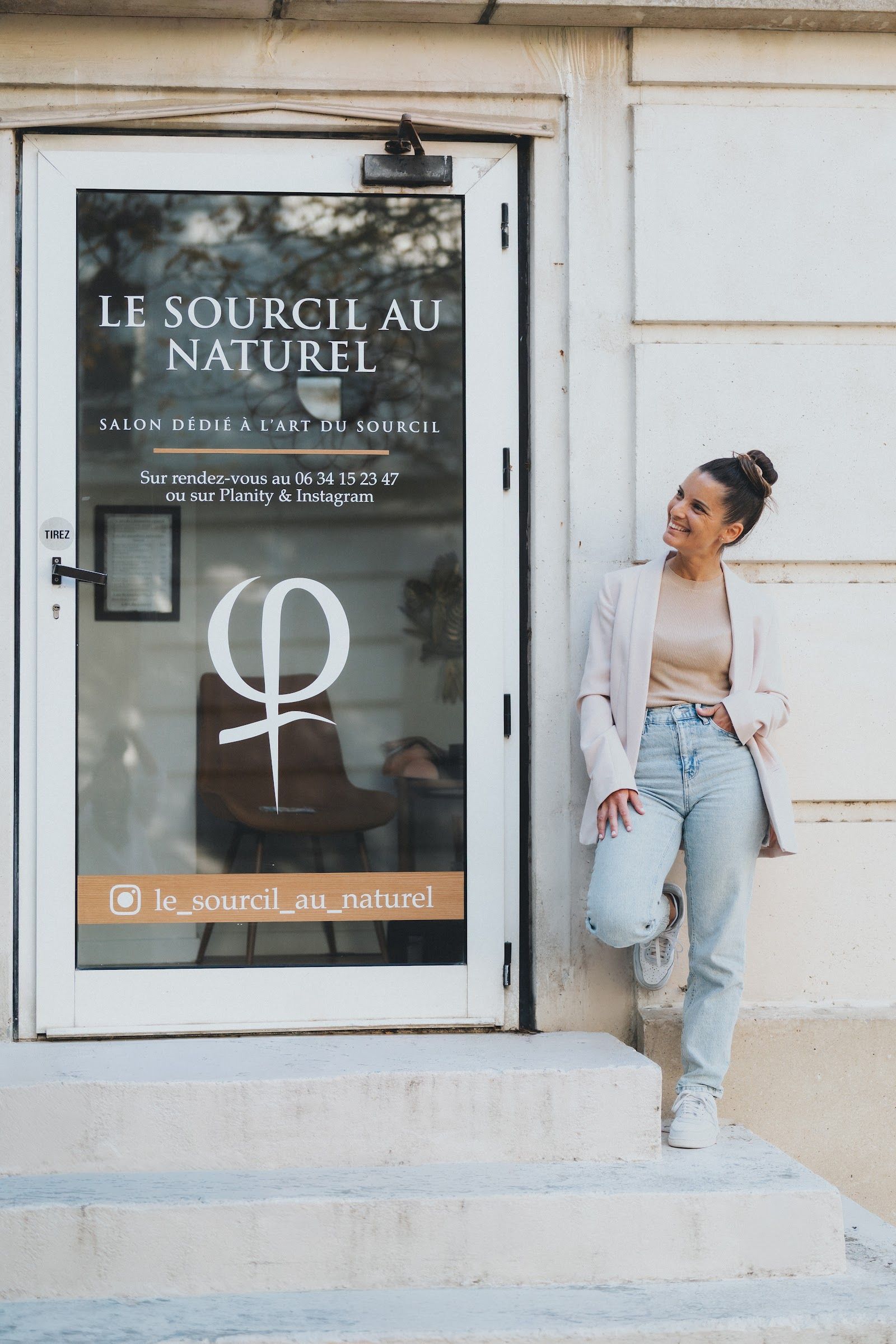 Le Sourcil au Naturel — Antigone