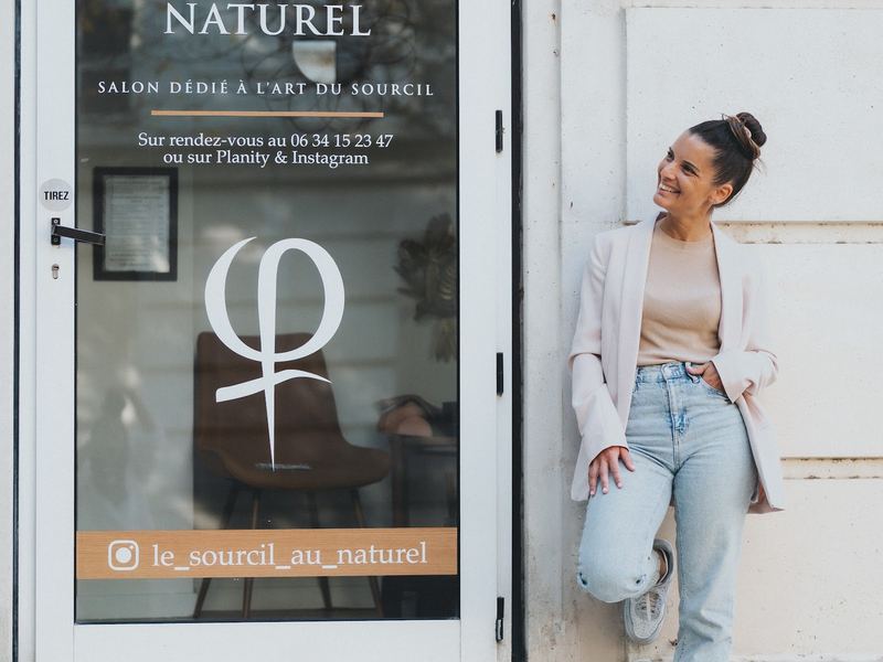 Le Sourcil au Naturel — Antigone