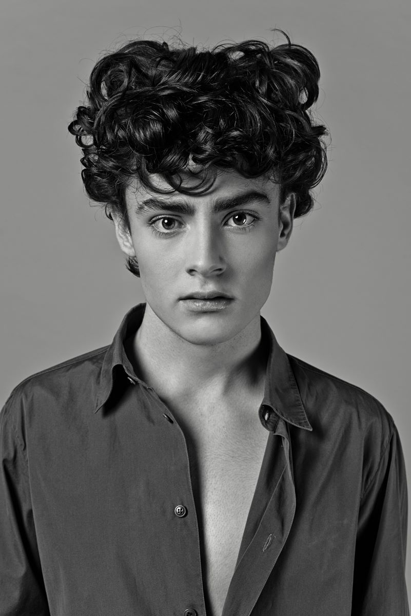 MINISTRY OF HAIR OFFICIAL — Écusson