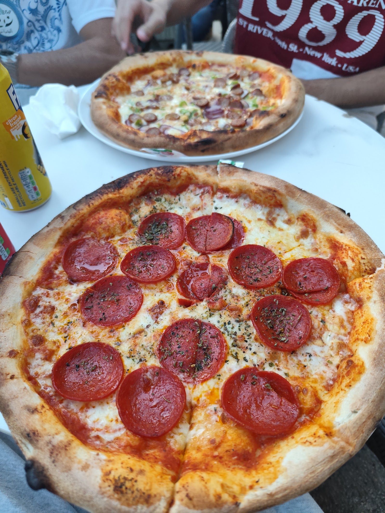 MW Pizzeria & Co — Écusson