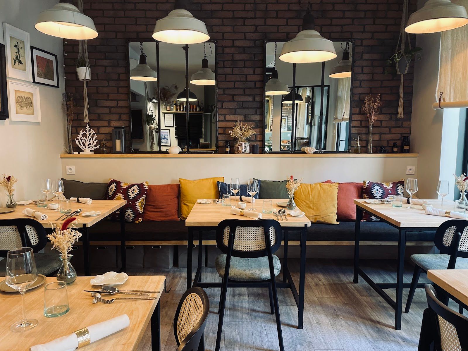 Restaurant Aliro By Gary-Bobo Jean — Écusson