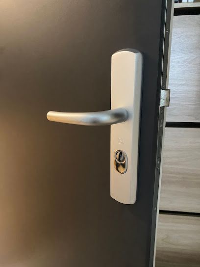 Serrurier Montpellier KARCLEF - Serrurerie dépannage d’urgence 24h/24 7j/7 — Port Marianne
