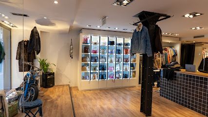 VESTIGE VINTAGE SHOP - FRIPERIE MONTPELLIER — Comédie