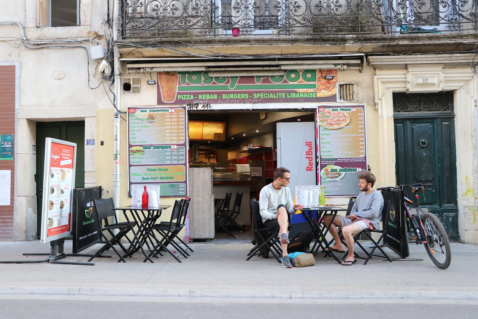 Tasty Food — Écusson