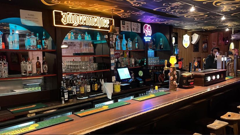 The Temple Bar — Gare Saint-Roch